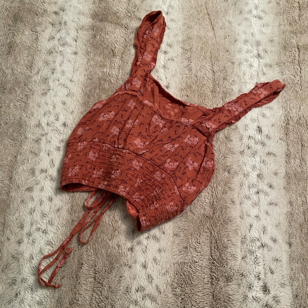 AEO Spiced Orange Floral Lace-Up Front Crop - Picture 9 of 10